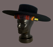 Cargar imagen en el visor de la galería, Black halo
